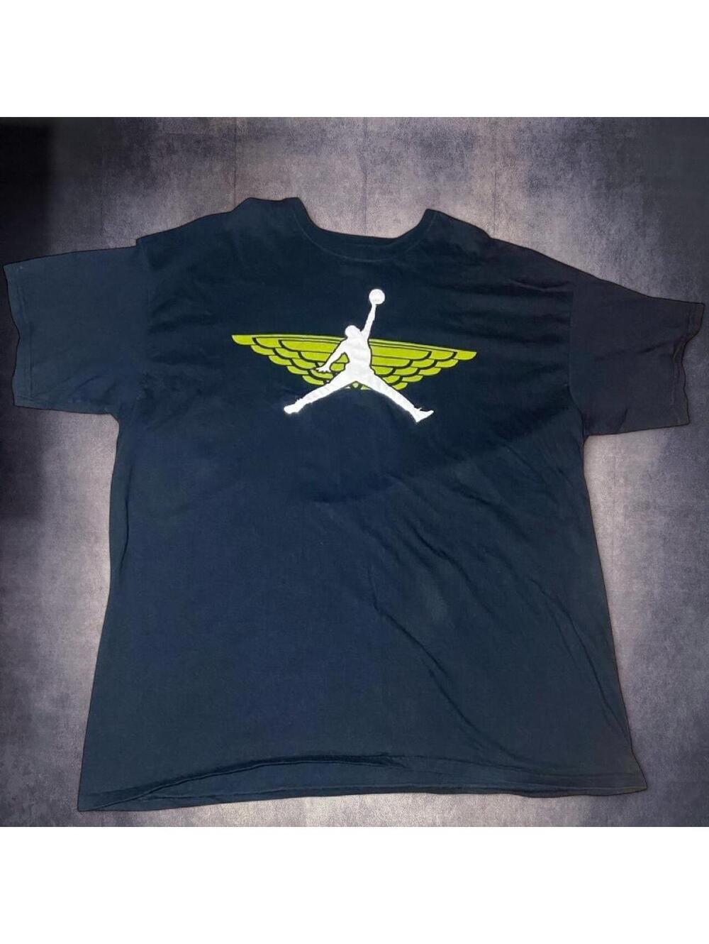 Vintage y2k Retro Jordan black t-shirt
